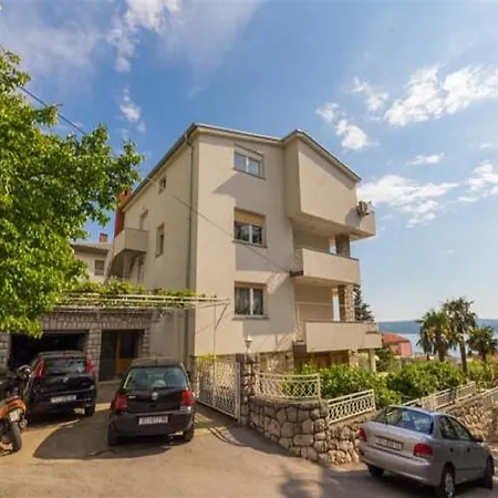 Helen * ツリクヴェニツァ