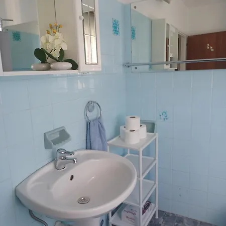 Helen Apartment *