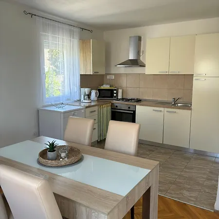 Helen Apartment