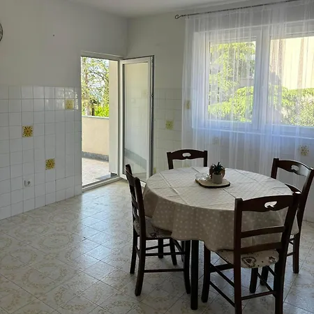Apartman Helen *